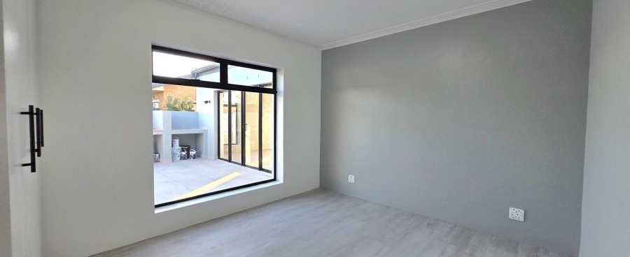 4 Bedroom Property for Sale in Franskraal Western Cape